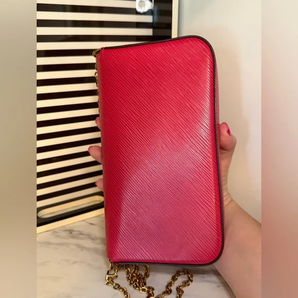 Louis Vuitton Limited Edition Felicie Pochette in Hot Pink Epi leather - Picture 13 of 17